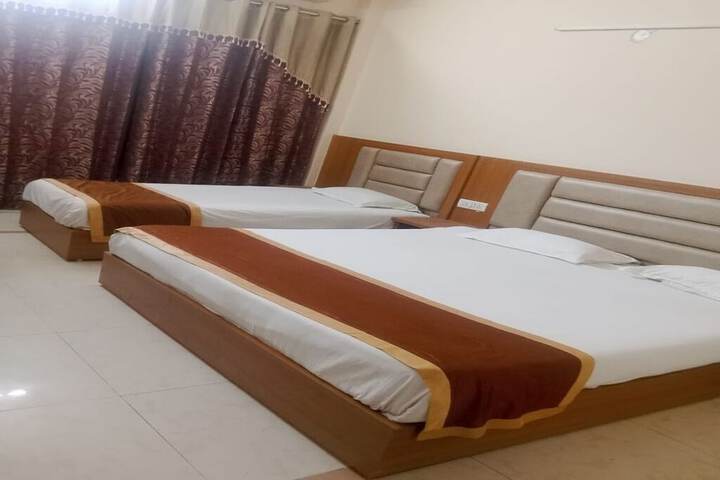 Room 8 of 18