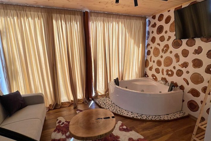 Room 2 of 31