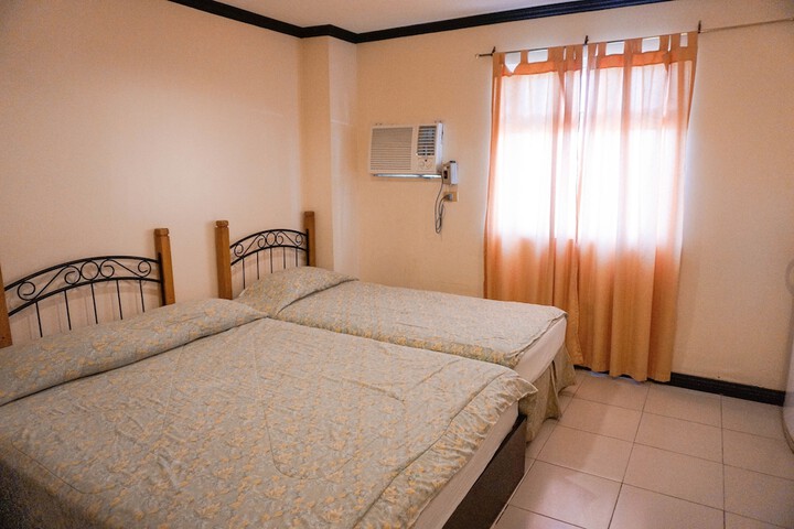 Room 5 of 37