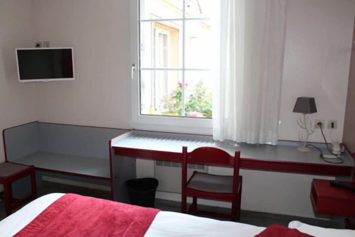 Room 7 of 68