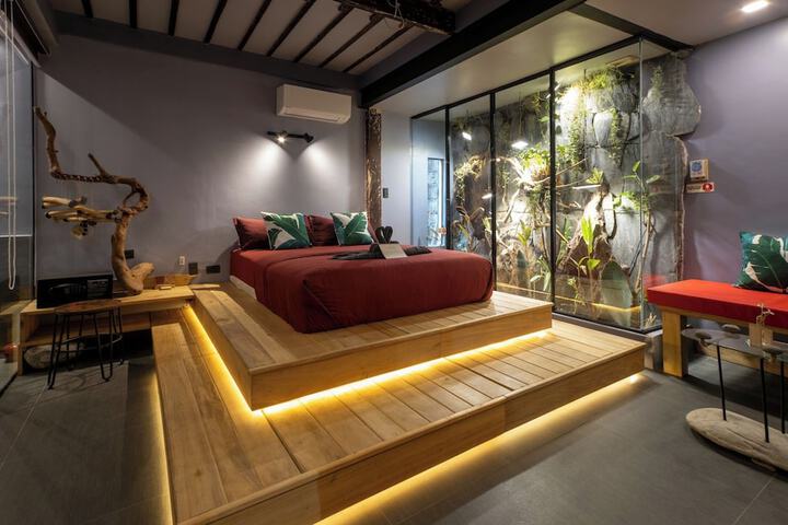 Room 15 of 24