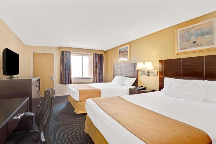 2 Queen Beds (4 of 4)