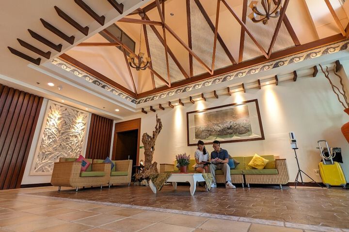 Hotel Interior 4 of 98