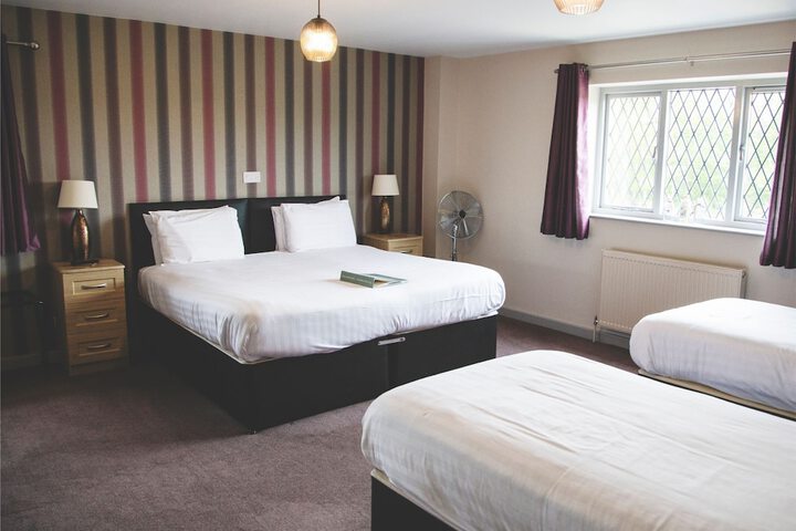 Room 7 of 32