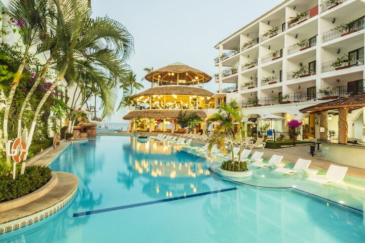 Pool Hotel