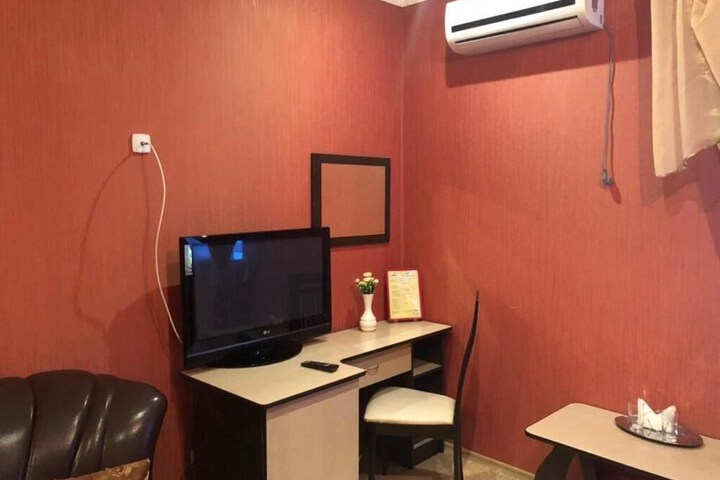 Room 25 of 63