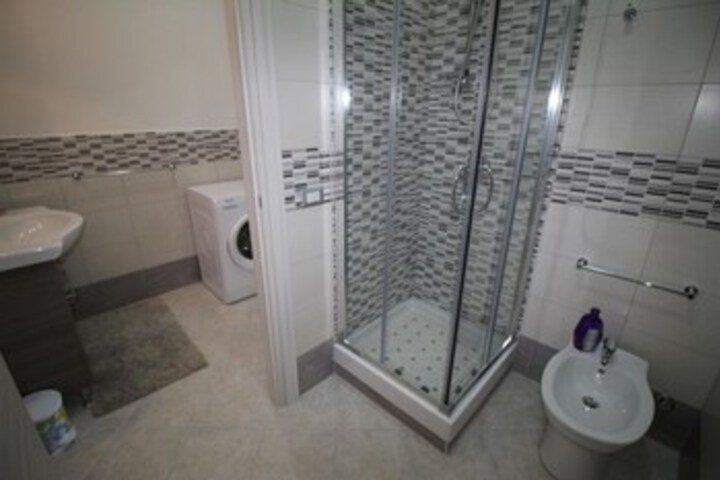 Room 5 of 26
