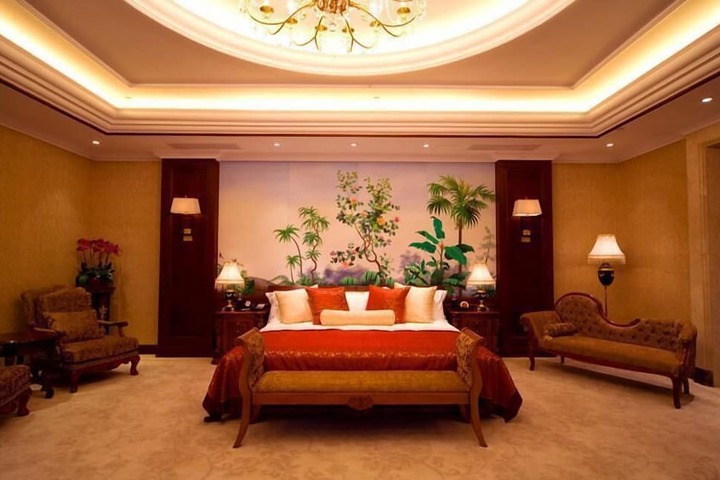 Room 6 of 31