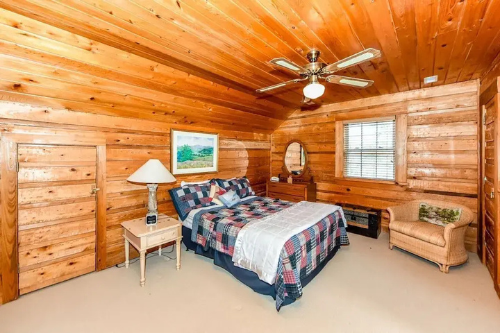 Room 4 of 14