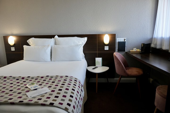 Room 15 of 54