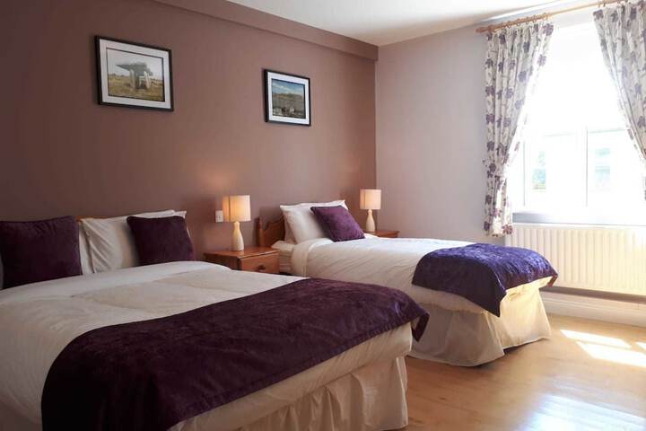 Room 3 of 42