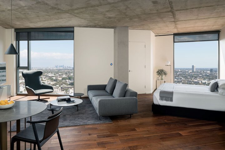 Room 9 of 47