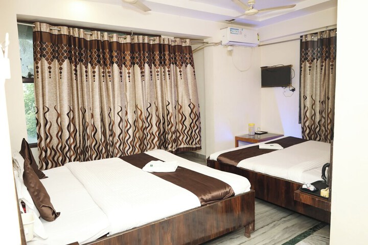 Room 8 of 38