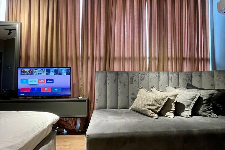 Room 3 of 42