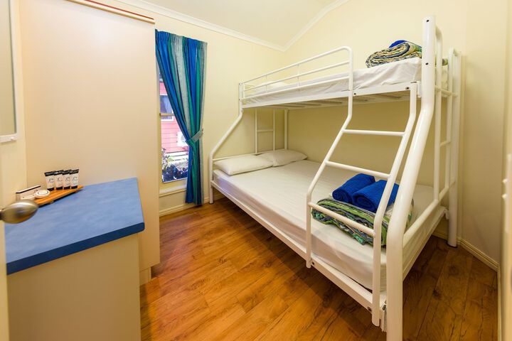 Room 3 of 77