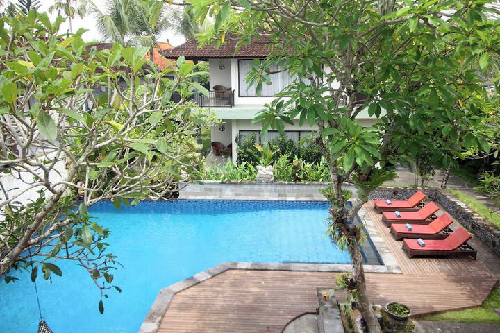 Pool 35 of 66