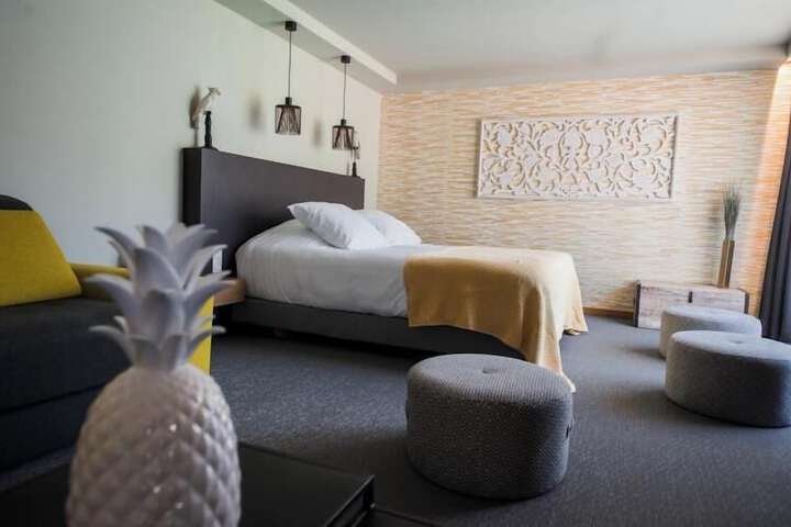 Room 11 of 24