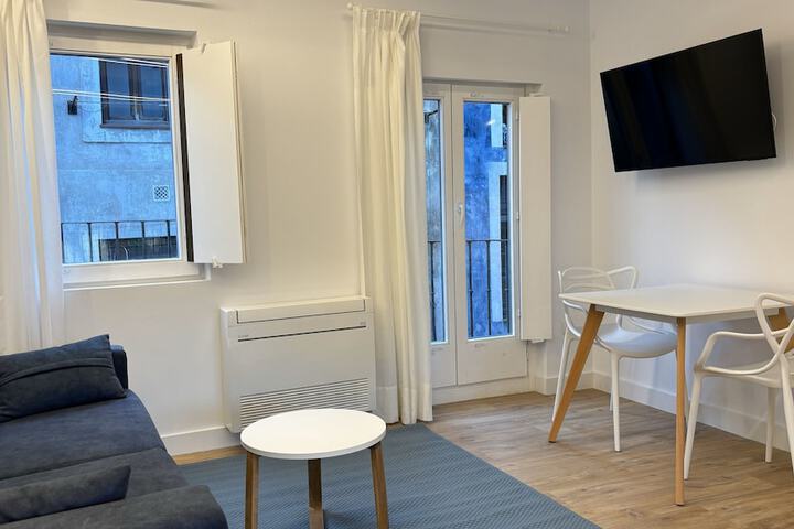 Room 10 of 18