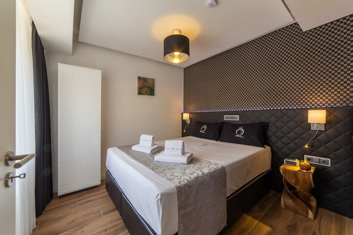 Room 106 of 645