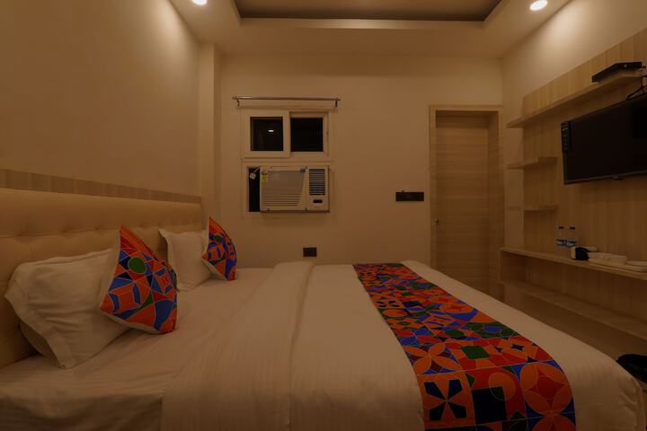 Room 15 of 38