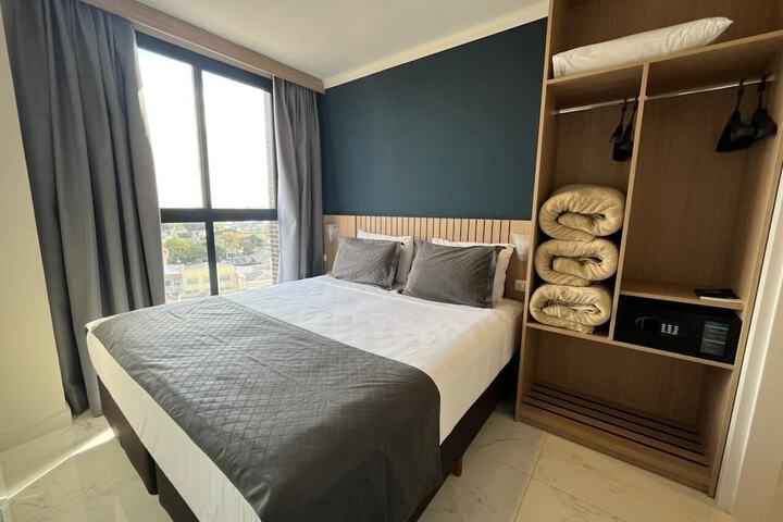 Room 12 of 48