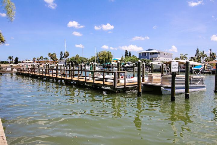 Dock