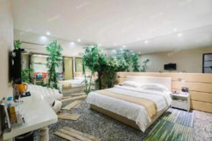 Room 3 of 5