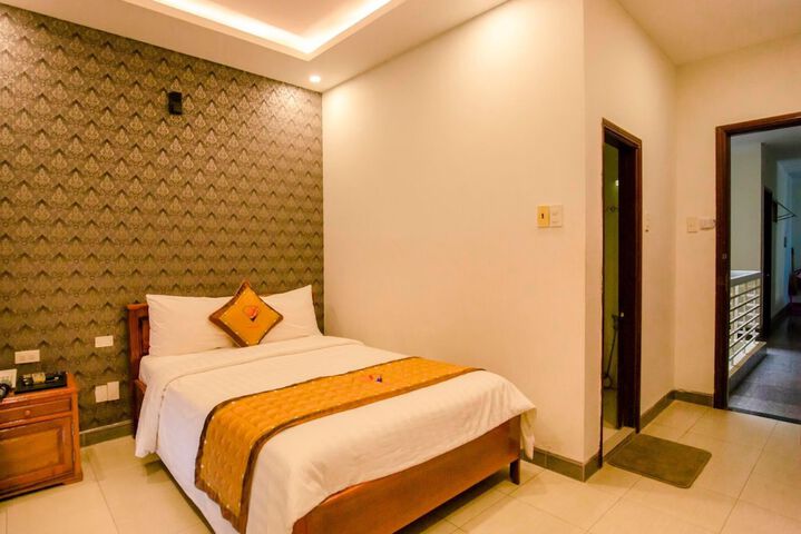 Room 2 of 41