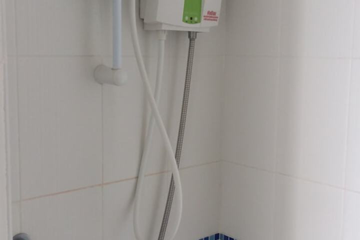 Room 8 of 10