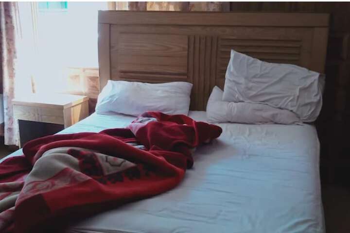 Room 13 of 36