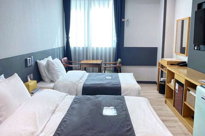 Room 96 of 184