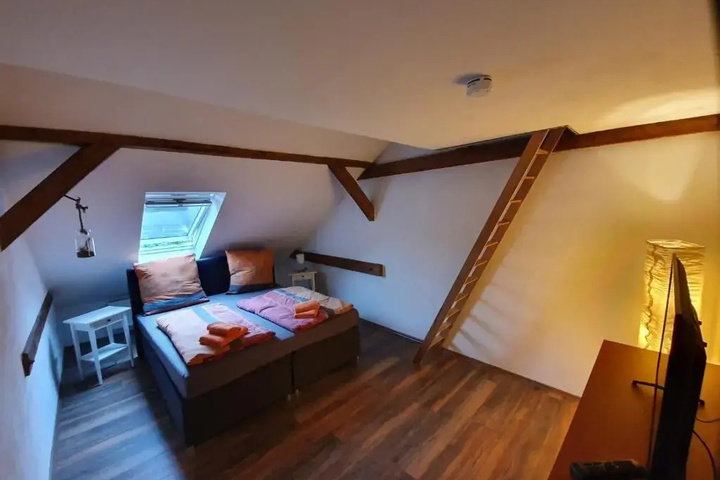 Room 5 of 14