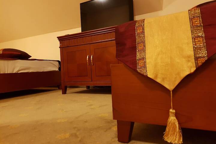 Room 35 of 60