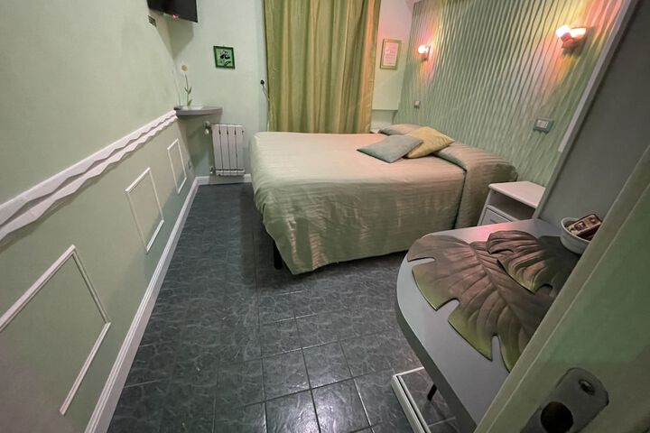 Room 16 of 54