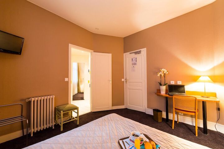 Room 22 of 50
