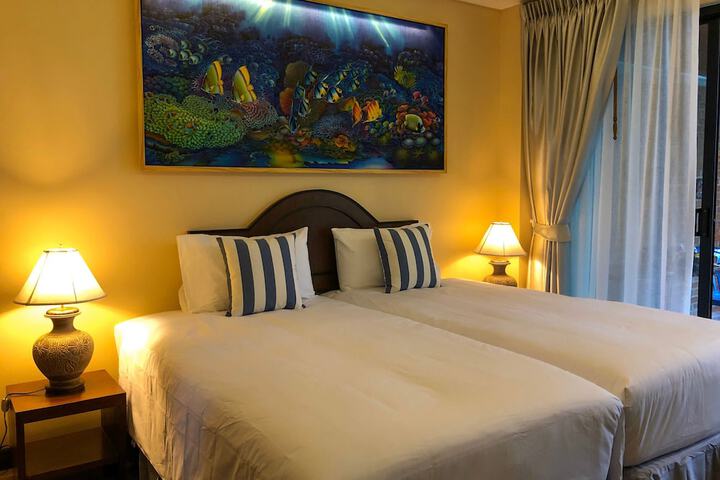Room 28 of 53