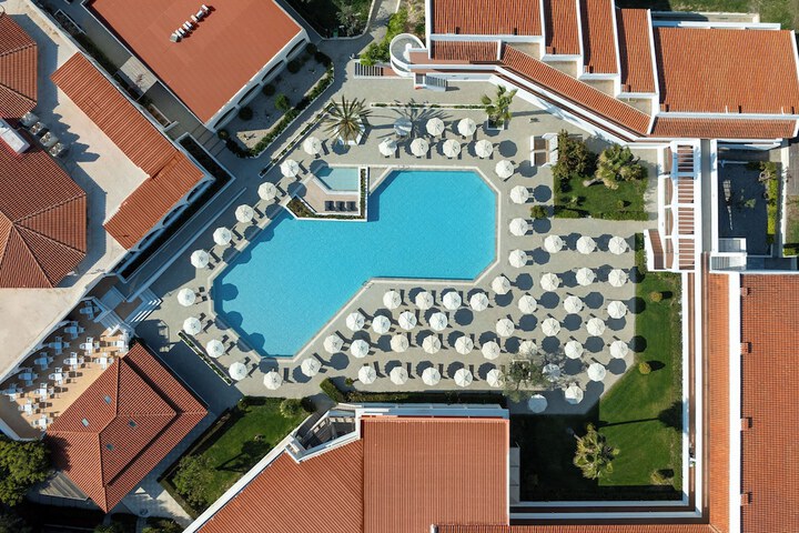 Pool 35 of 60