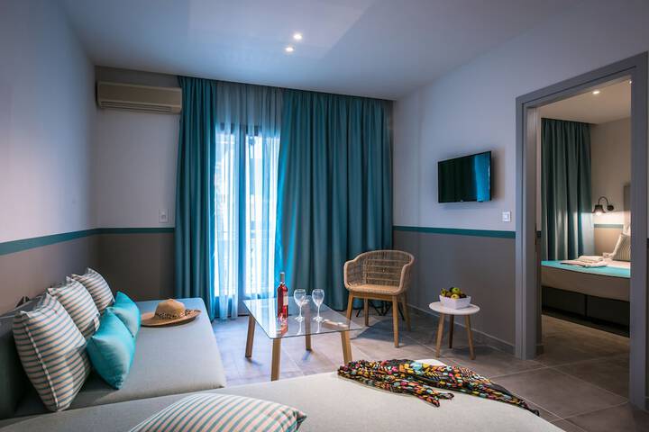 Room 6 of 32