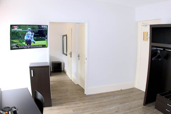 Room 25 of 118