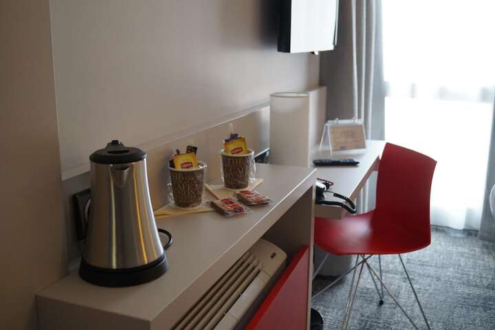 Room 8 of 36