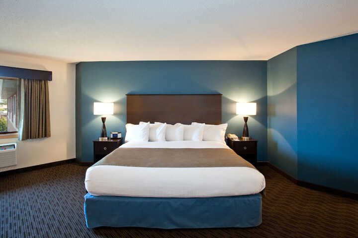 1 King Bed (12 of 20)