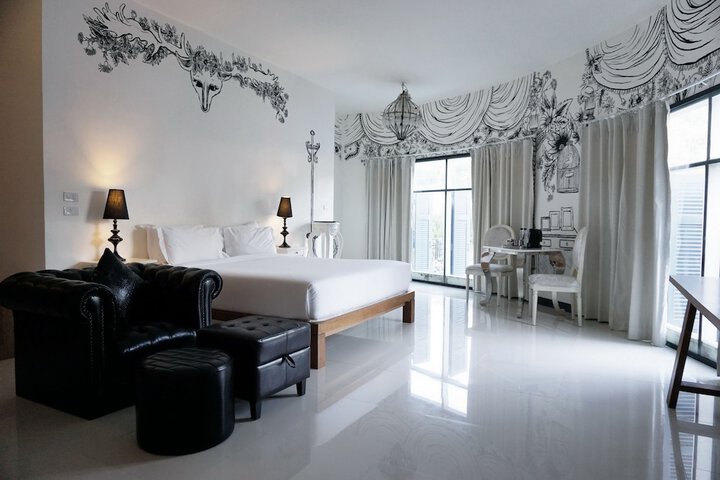 Room 28 of 86