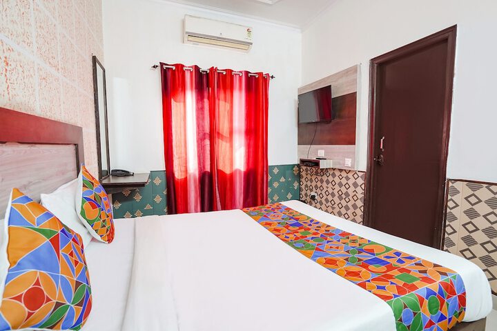 Room 18 of 28