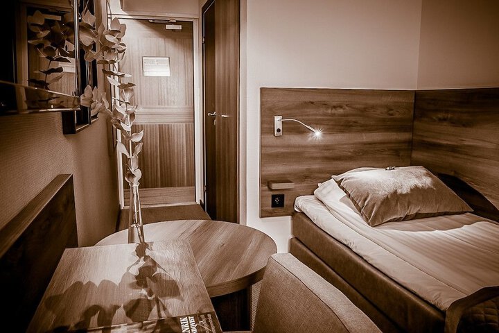 Room 5 of 23
