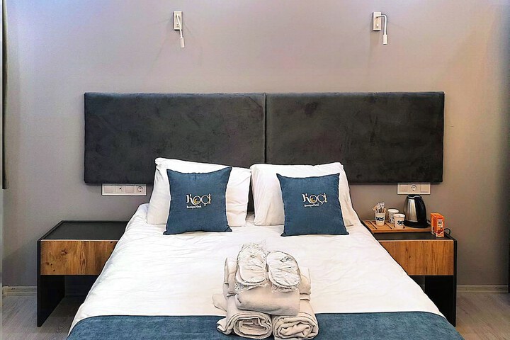 Room 2 of 30