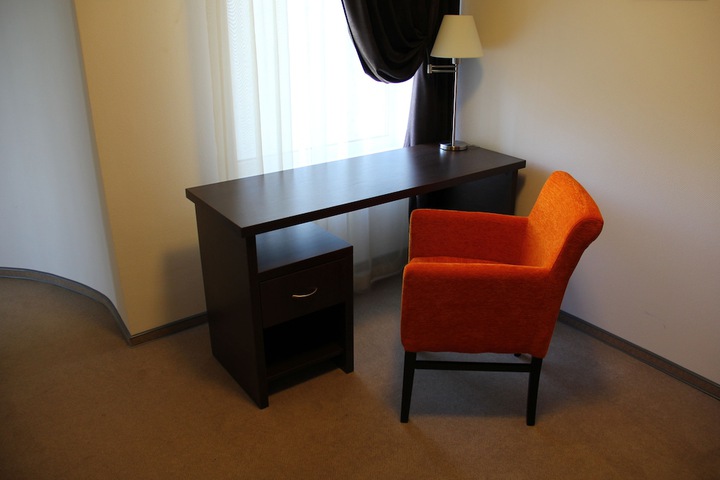 Room 27 of 64