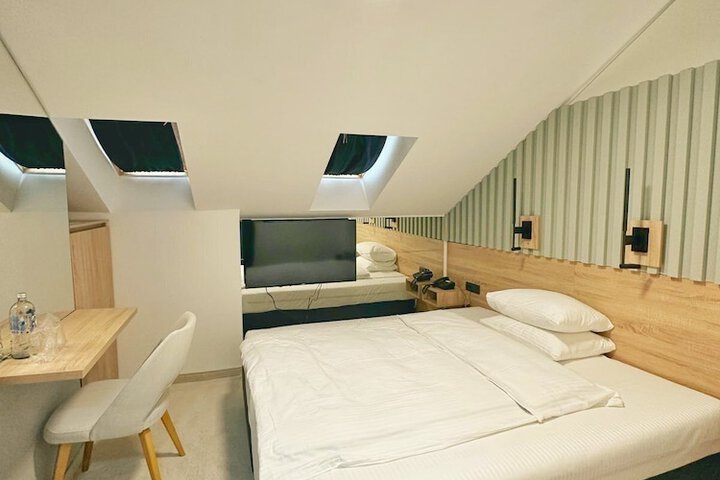 Room 28 of 58