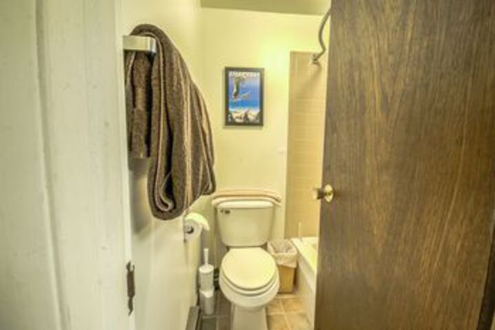 Room 4 of 80