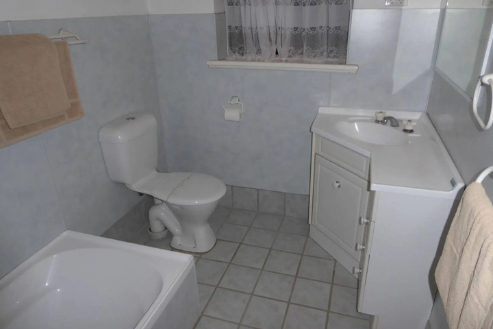 Room 8 of 32