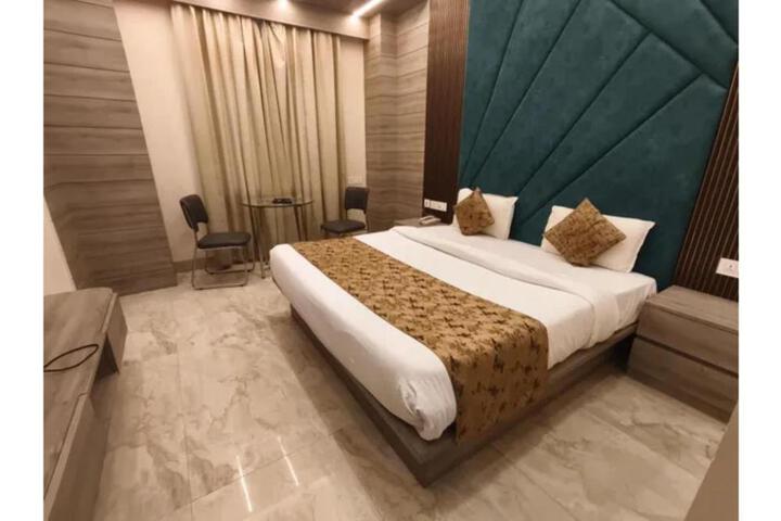 FabHotel Prime Raghubar Palace